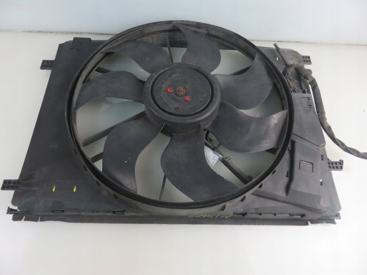 VENTILATEUR RADIATEUR MERCEDES S204 C 200 CDI 2045000193 0130307015
