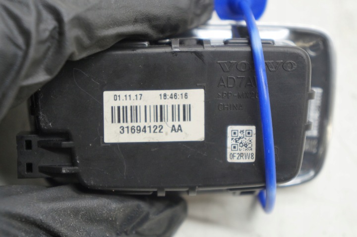 VOLVO XC60 II ARRIÈRE AMPOULE DROITE PLAFONNIERS ÉCLAIRAGE 31694122
