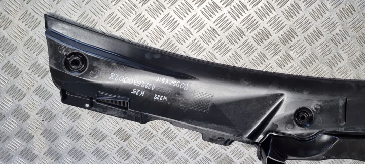 MERCEDES W222 DOUBLURE DE PASSAGE DE ROUE A2228300028