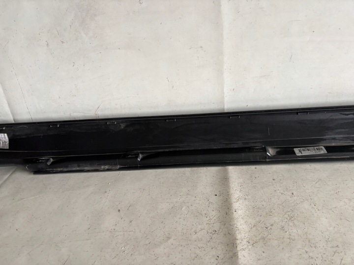 AUDI A6 C8 GAUCHE MOULURE SEUIL 4K0853855
