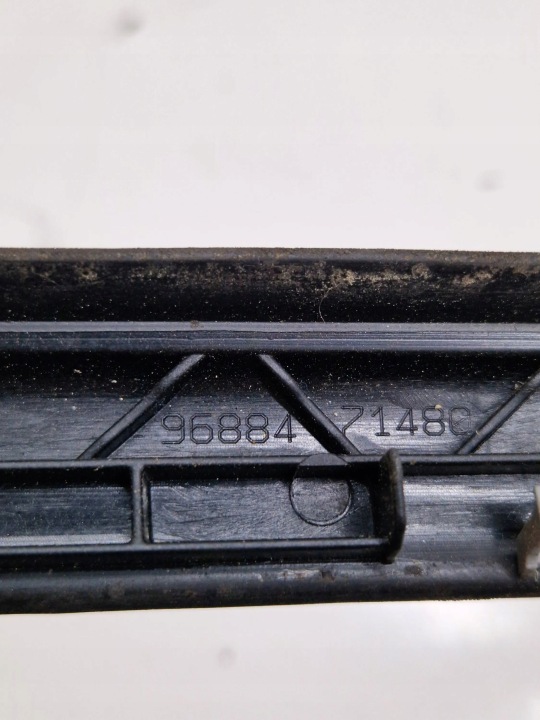 CITROEN DS4 2012 AVANT CÔTÉ DROITE MOULURE PARE-BRISE AVANT