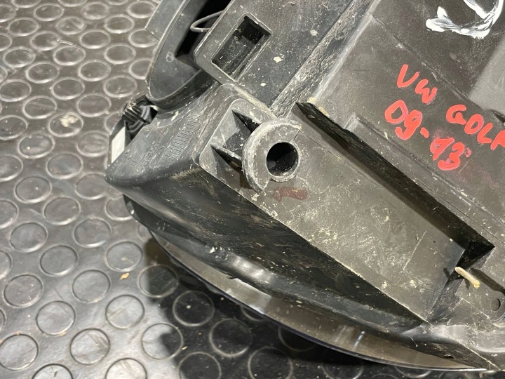 VW GOLF VI 6 5K1 08-13 PHARE GAUCHE AVANT AVANT