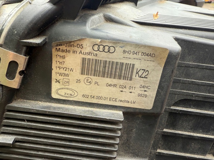 PHARE DROITE AVANT AVANT AUDI A4 B6 CABRIO 8H0941004AD