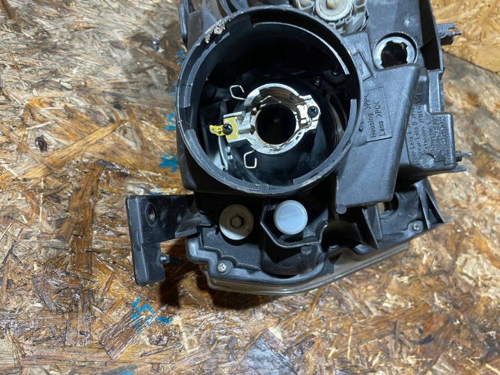 SUZUKI GRAND VITARA II 2 5D 05-15 PHARE GAUCHE AVANT AVANT