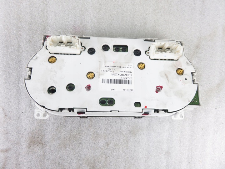 COMPTEUR MITSUBISHI OUTLANDER 2.4 4WD 8100A089