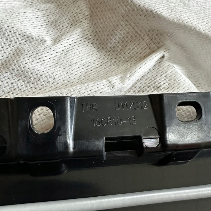BMW IX1 X1 U11 NEUF POTEAU MOULURE PROTECTION PORTES DROIT ARRIÈRE ORIGINAL 9451598