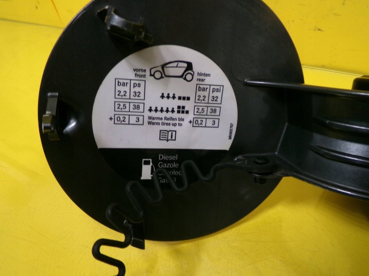 CLAPET GOULOTTE DE REMPLISSAGE CARBURANTS AVEC BOUCHON SMART FORFOUR I 2004 ZSB638201 NR419