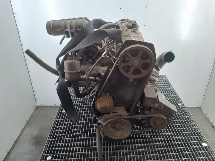 MOTEUR COMPLET BOÎTE DE VITESSES TRABANT 601 TL-023 030103021B 0.6
