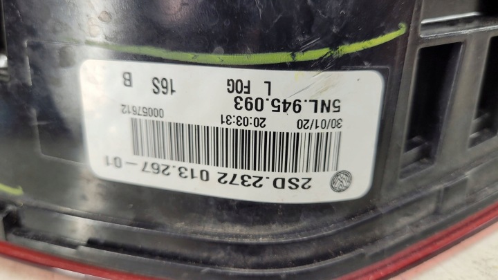 PHARE ARRIÈRE GAUCHE COUVERCLES DE COFFRE VW TIGUAN II 5NL945093