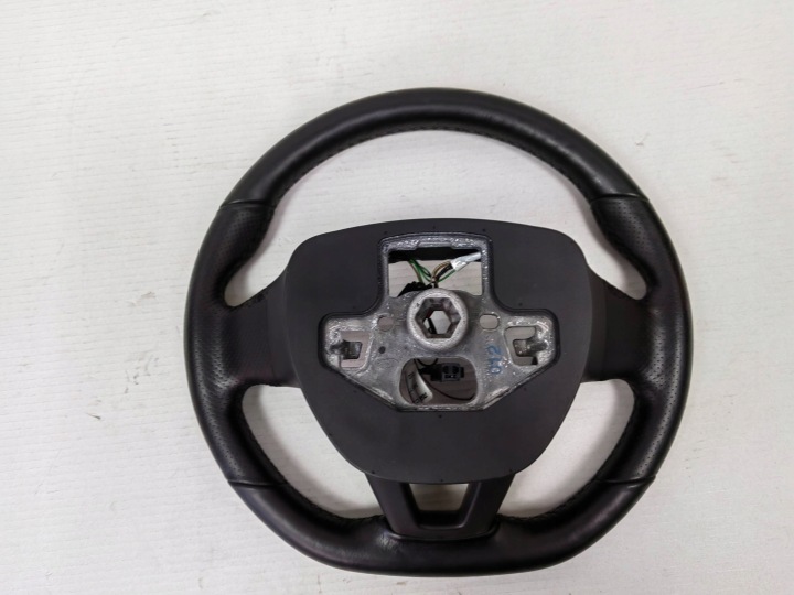 FORD FOCUS MK3 LIFT HAYON 2.0ST VOLANT CUIR CHAUFFÉE