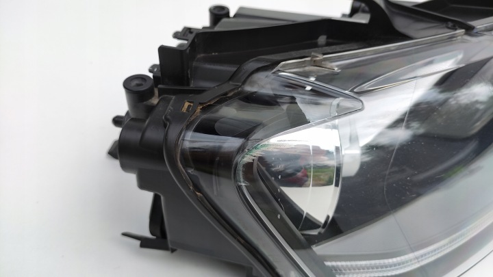 AUDI Q3 8U0 AVANT LIFT PHARE DROITE AVANT AVANT ORDINAIRE 8U0941004M (LP57)