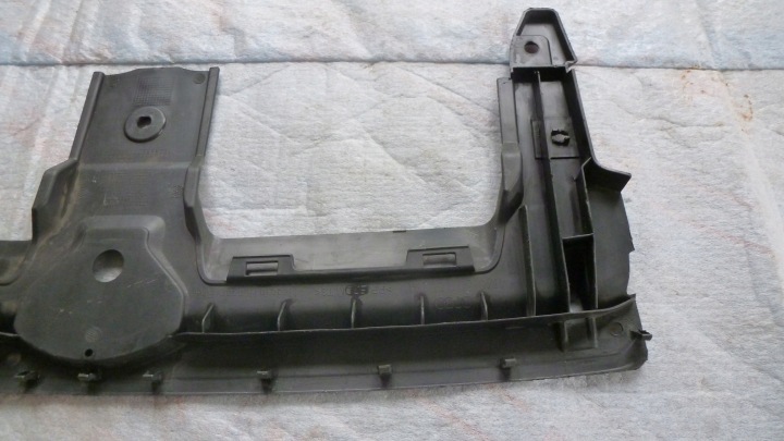 AUDI Q7 PROTECTION PANNEAU AVANT 4M0807081A