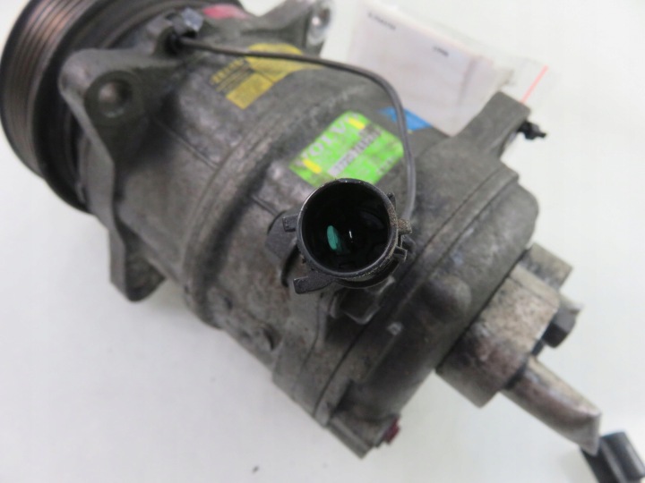 COMPRESSEUR DE CLIMATISATION VOLVO V40 I 1.8 30613408