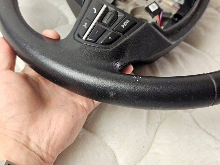 VOLANT CUIR MULTIFONCTION CUIR BMW M F10 F25 F01 F07 F11 GT 5