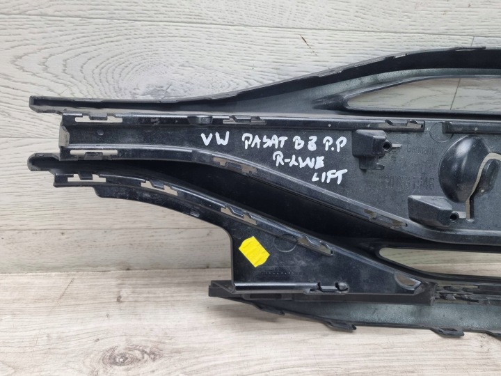 VOLKSWAGEN PASSAT B8 2019 AVANT CÔTÉ DROITE GRILLE INFÉRIEURE PARE-CHOCS AVANT