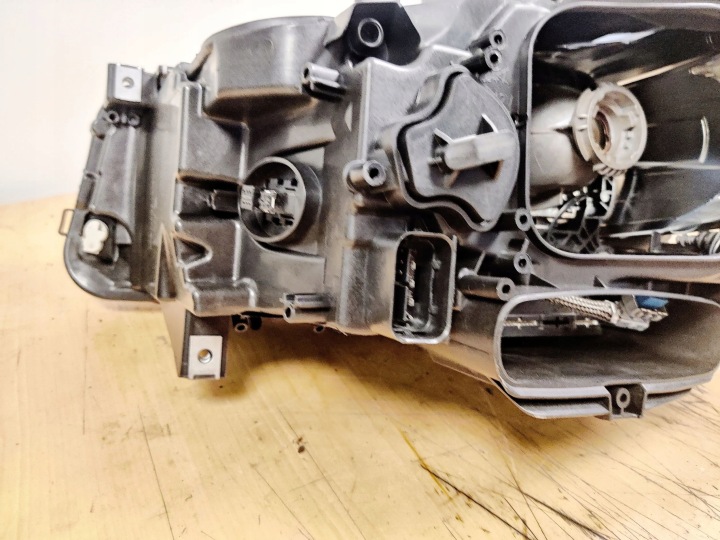 BMW 5 F10 F11 2011 PHARE AVANT
