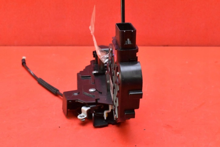 SERRURE DE PORTE DROIT AVANT EUROPE 6W8A-21812-GF RANGE ROVER SPORT I L320 09-13