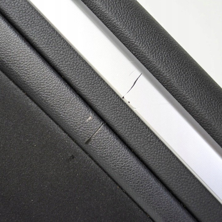 COLLECTEUR ARRIÈRE DROITS PORTES SKODA SUPERB II (3T4) 3T9867210BM 10616493
