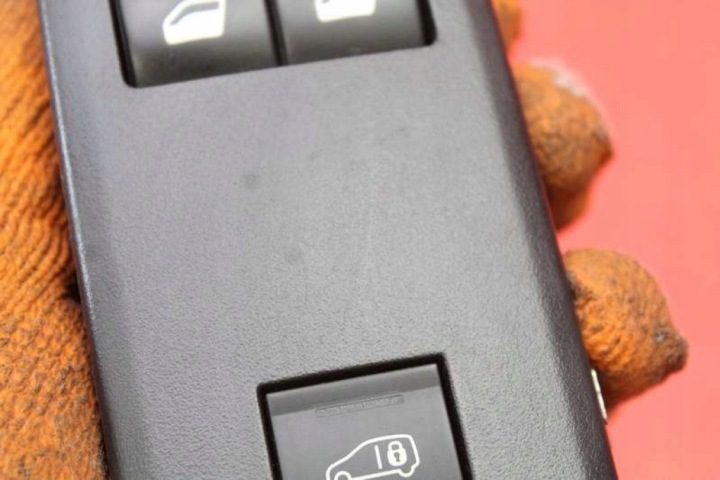 BOUTON COMMANDE VITRE GAUCHES AVANT PORTES CITROËN JUMPY 96784561ZD
