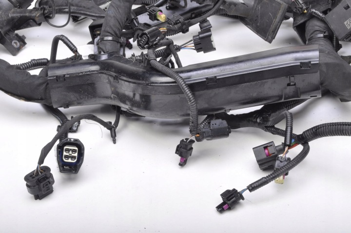 VOLVO V60 II T8 HYBRID FAISCEAU DE CÂBLES INSTALLATION ÉLECTRIQUE ÉLECTRIQUE MOTEUR 32311188