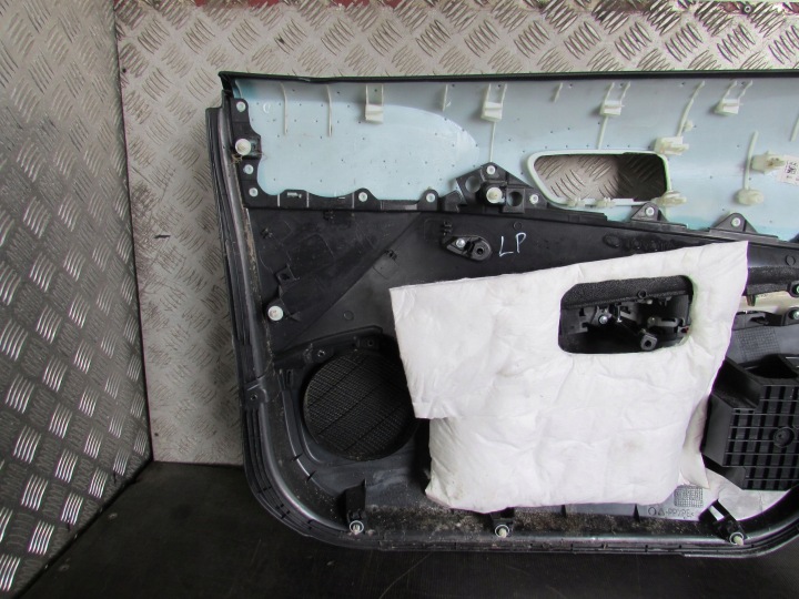 COLLECTEUR PORTES GAUCHE AVANT 67612-02860 TOYOTA COROLLA E21 19-23 HYBRID