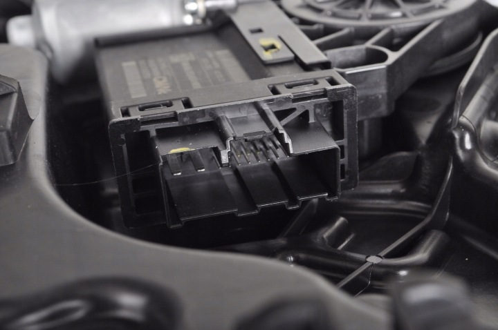 VOLVO V60 II ÉLÉVATEUR VITRES GAUCHE ARRIÈRE 31462706