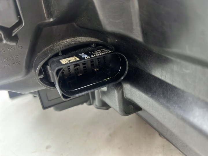 SKODA OE 5E4941016A PHARE