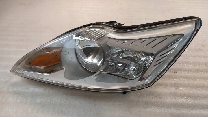 PHARE GAUCHE AVANT FORD FOCUS MK2