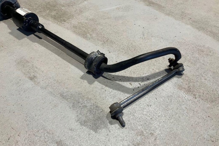 STABILISATEUR AVANT BMW 5 (F10) 6781424 4.4L GASOLINE 2012