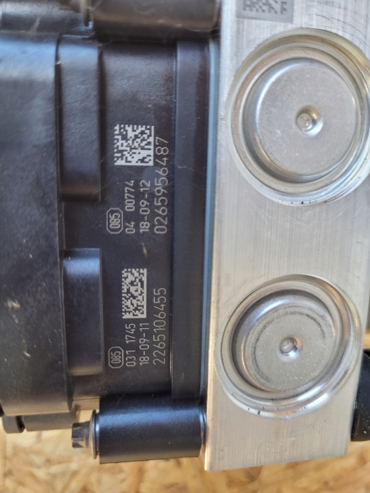 POMPE DE FREIN ABS NISSAN MICRA K14 V 476605FP0A