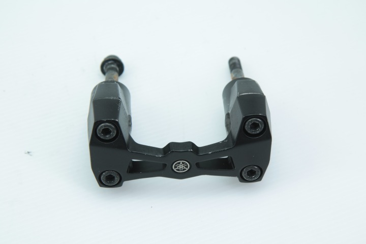 YAMAHA MT 125 14-19 FIXATION CAOUTCHOUC