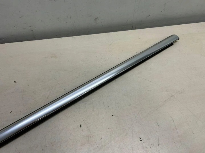 MOULURE RACLOIR ARRIÈRE GAUCHES PORTES PORSCHE CAYENNE (92A) 7P0839475G