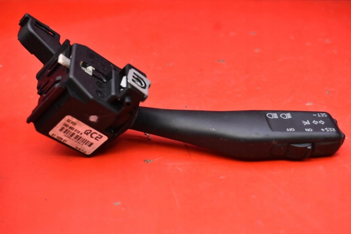MANETTE COMMUTATEUR CLIGNOTANT 1K0953513A SEAT ALTEA 1 I 04-09
