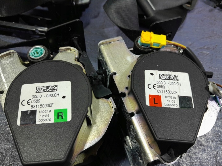 MERCEDES E W213 CEINTURES DE SÉCURITÉ VERS REGENERCJI 4 PCS A2138600701