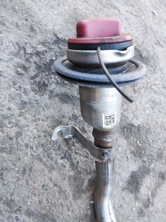 MERCEDES A CLASSE W176 2.2 CDI TUYAU GOULOTTE DE REMPLISSAGE CARBURANTS A2464701420