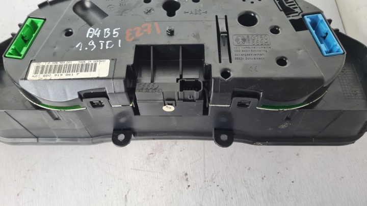 COMPTEUR COMPTEUR DE VITESSE AUDI A4 B5 1.9 TDI 8D0919861F EUROPE