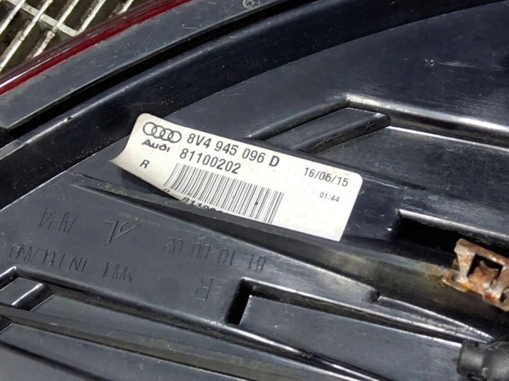 PHARE DROITE ARRIÈRE DROIT ARRIÈRE AUDI A3 8V4945096D LED
