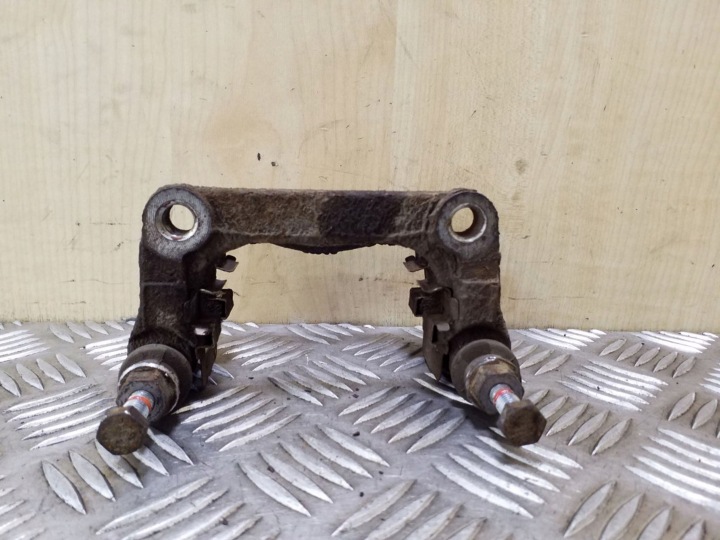 LAND ROVER FREELANDER 2 LR2 COLLIER ÉTRIER ARRIÈRE GAUCHE CÔTÉ
