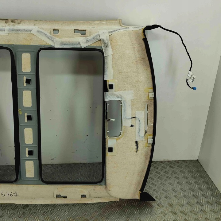 PAVILLON MERCEDES-BENZ C (W204) A2046906750 32443382 3.0L 195KW 2013
