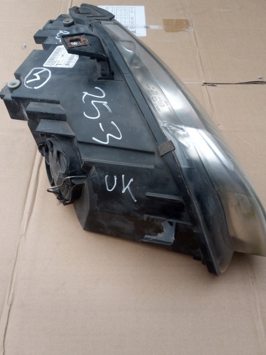AUDI A4 B7 PHARE PROJECTEUR HALOGENOWY GAUCHE AVANT UK 8E0941003BL 25-3