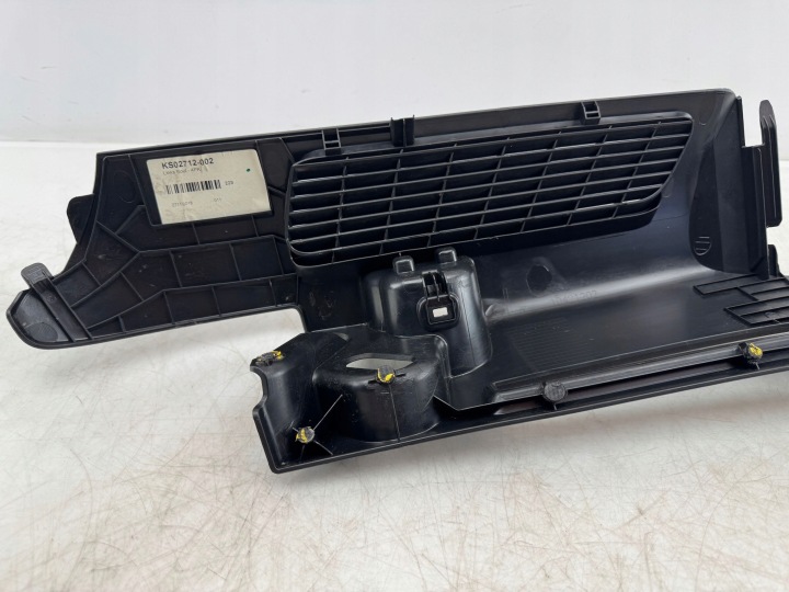 AUDI A4 B9 COLLECTEUR COUVERCLES DE COFFRE GAUCHE 8W9863879