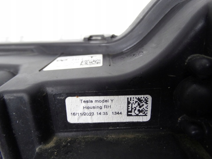 TESLA MODÈLE Y 2020-2024 PHARE FJD LED DROITE 1507933-00-C ORIGINAL