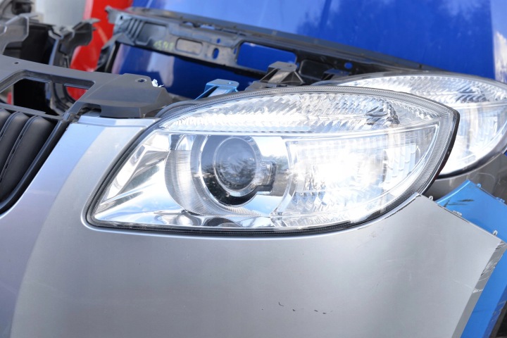 SKODA FABIA 2 II ROOMSTER PRAKTIK 2006-2010 AILE AVANT AVANT DROIT
