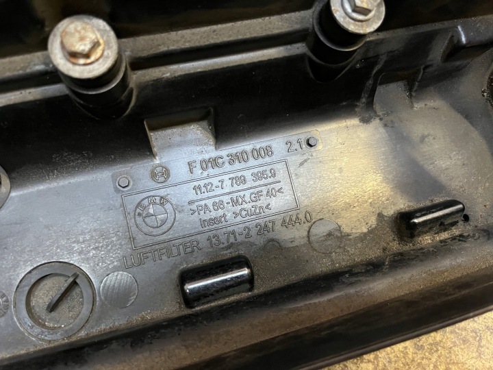 COUVERCLE DE SOUPAPES SÉPARATEUR CHÂSSIS FILTRE BMW E70 X5 3.0 D M57 235 KM JEU