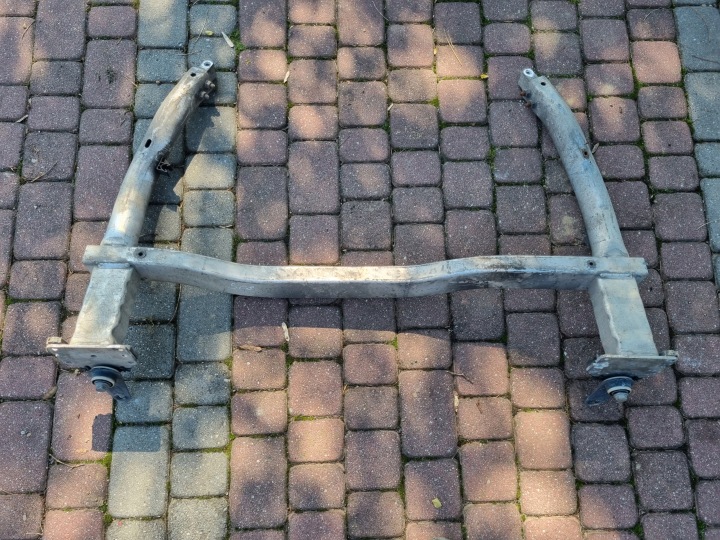AVANT PEUGEOT 508 POUTRE INFÉRIEURE SOUS RADIATEURS 71284100