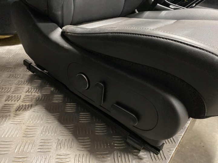 SIÈGES BANQUETTE ARRIÈRE ENSEMBLE HYUNDAI KONA II 2024 PANNEAU PORTES ACCOUDOIR