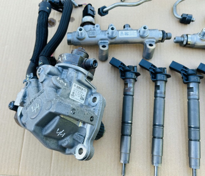 SYSTÈME COMBUSTIBLE INJECTEURS POMPE AUDI A6 C7 3.0 BI-TDI 059130277CT 059130755CC