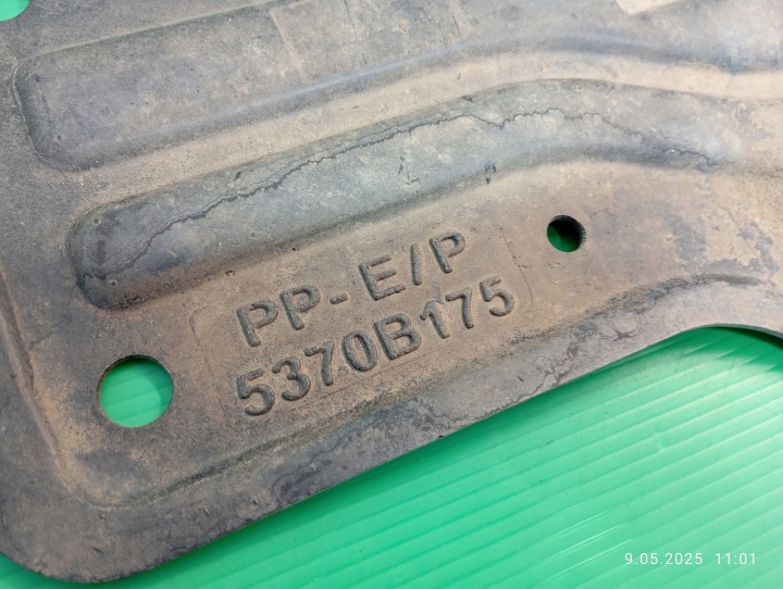 MITSUBISHI SPACE STAR II PROTECTION PARE-CHOCS INFÉRIEURE 5370B175