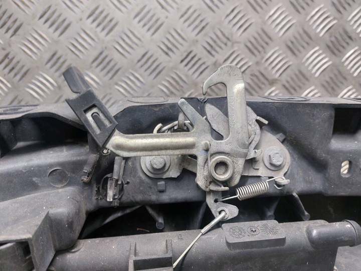 PANNEAU AVANT RENFORCEMENT AVANT RADIATEUR VENTILATEUR PEUGEOT 207 CC