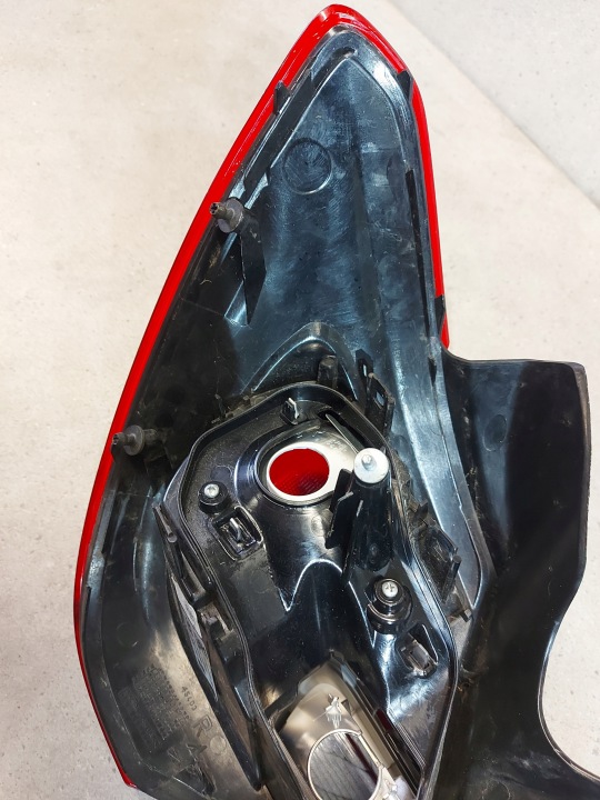 PHARE ARRIÈRE DROITE OPEL CORSA E 39068623